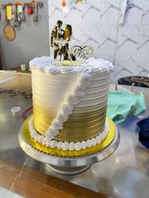 Bolo Com Cobertura de Chantilly